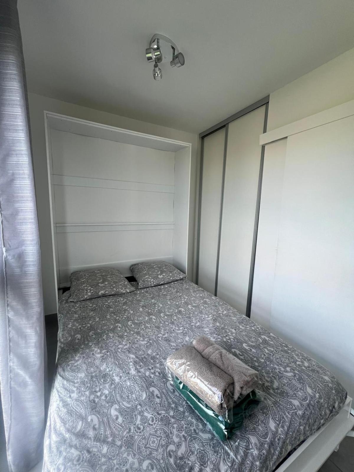 Les Pieds Dans Le Sable Appartement Vue Mer 1 Chambre 1 Cabine Ле-Гро-дю-Руа Экстерьер фото